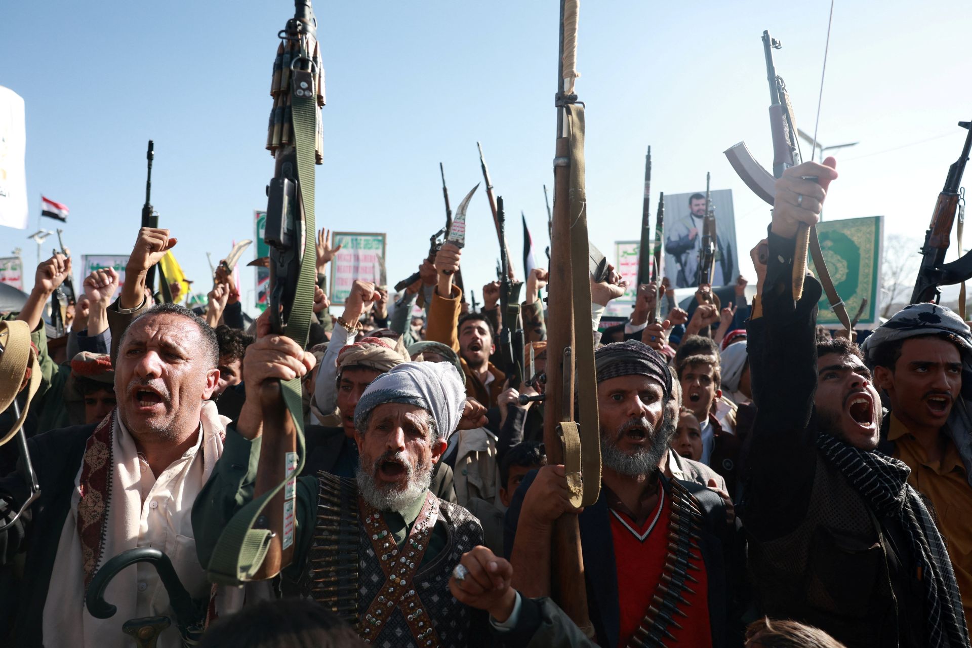 Impostos, monopólio e contrabando: como os Houthis financiam sua máquina de guerra? - Foto