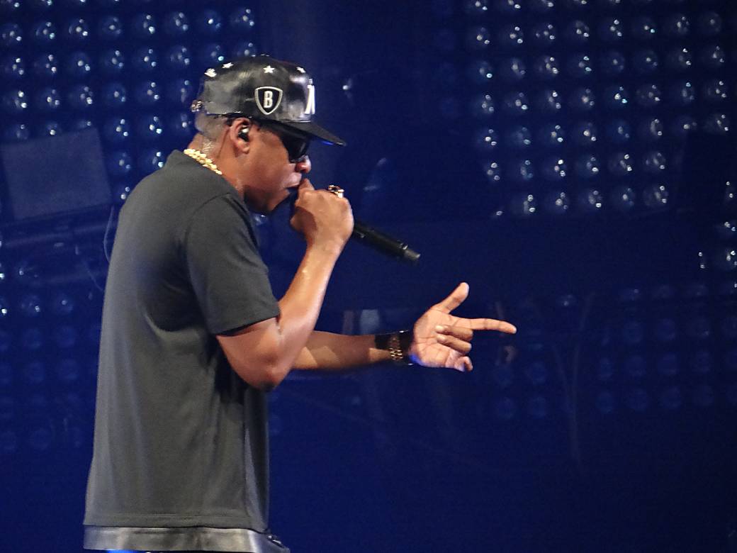 Jay-Z vai comandar show do Super Bowl 2027 após anos escolhendo as atrações