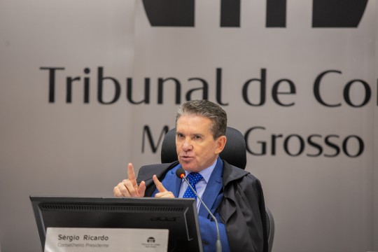 Presidente do TCE de Mato Grosso é preso em operação da PF sobre contratos públicos