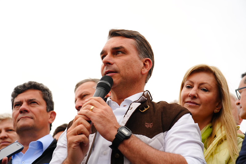 Por que o desejo de empreender favorece Flávio e desafia Lula, segundo o Ideia