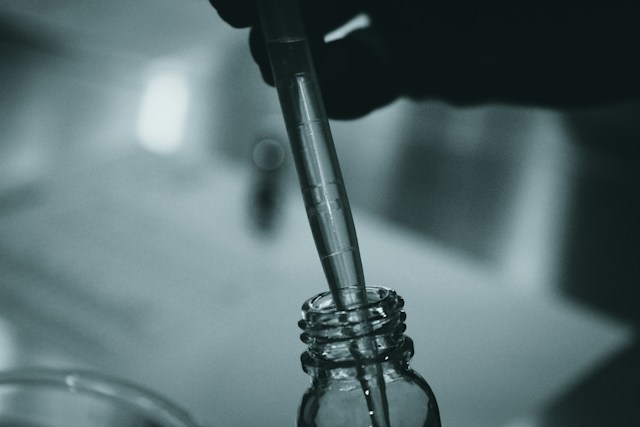 Polícia faz perícia em bolo após suspeita de contaminação por substância desconhecida