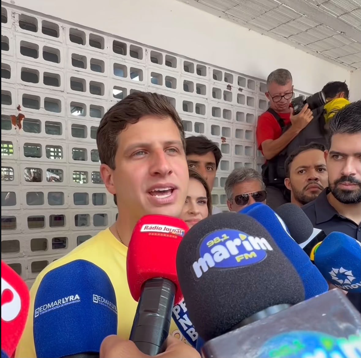 Após votar no Recife, João Campos prevê vitória e grande votação para Lula